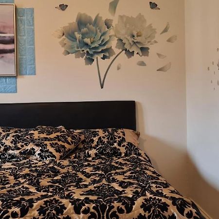 Exquisite Reserves Mk Appartamento Milton Keynes Esterno foto