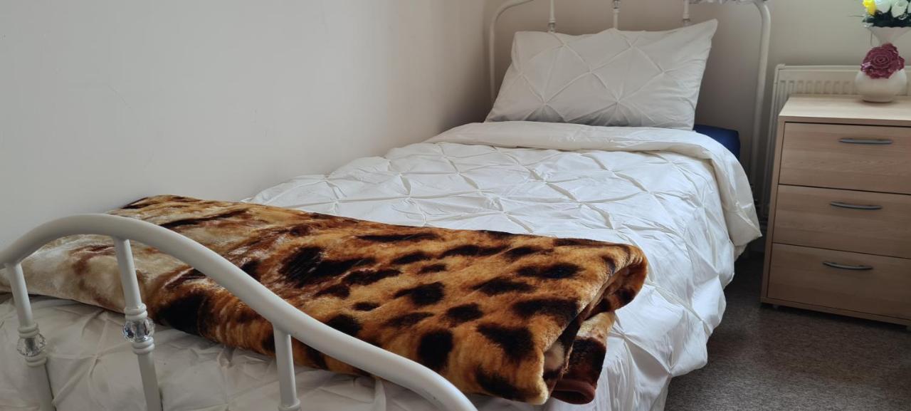 Exquisite Reserves Mk Appartamento Milton Keynes Esterno foto