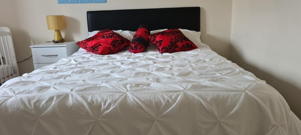 Exquisite Reserves Mk Appartamento Milton Keynes Esterno foto